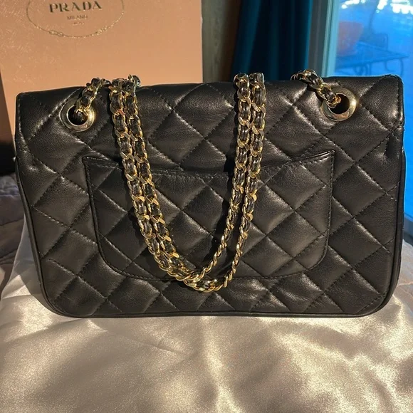 Vintage Givenchy Paris Quilted Lambskin Shoulder and Crossbody Bag - Picture 4 of 17